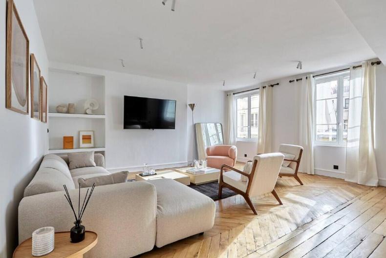 Elegant Two Bedroom In Center * Luxemburg